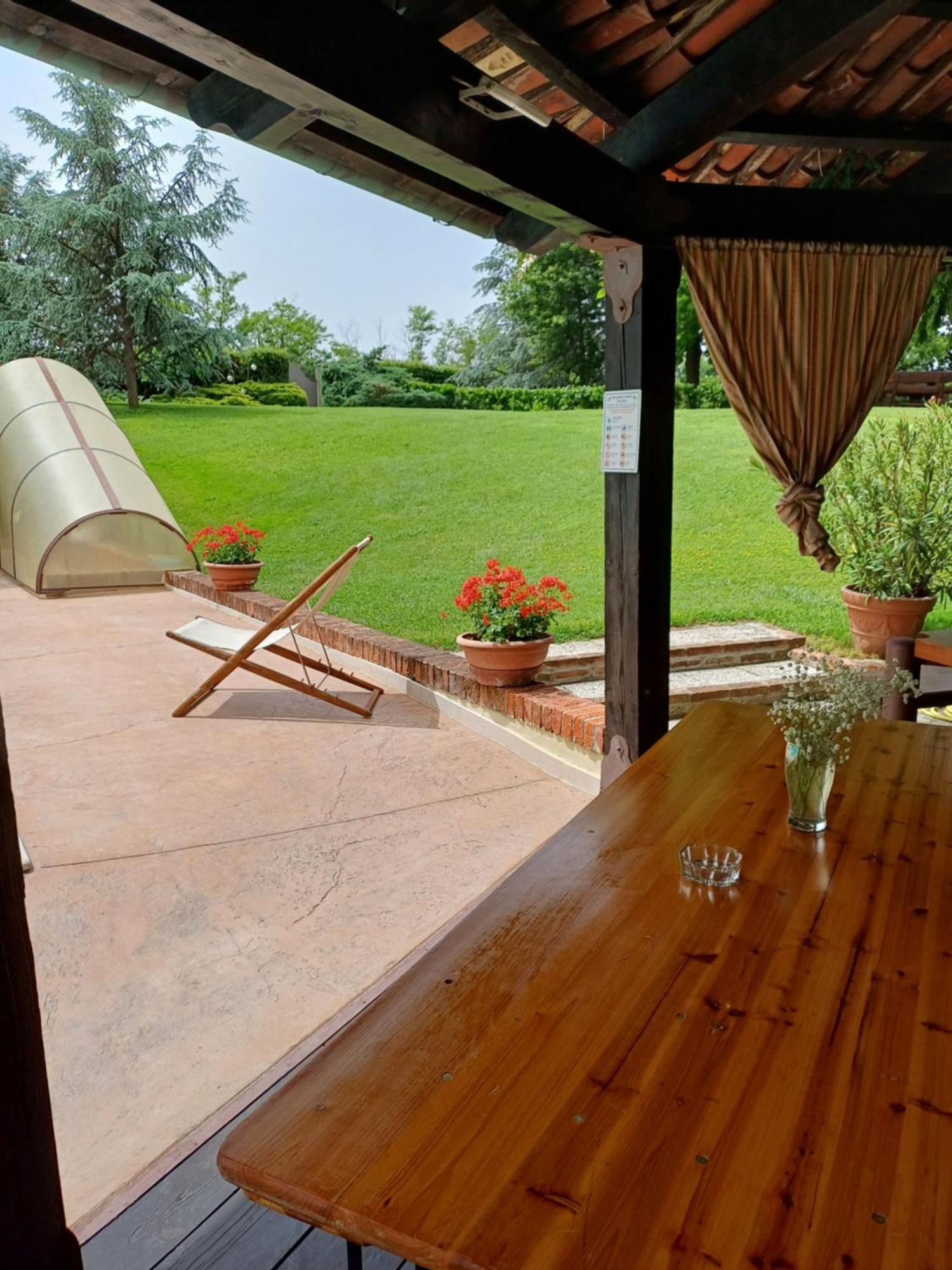 Tenuta Degli Angeli Rossi Asti Exteriér fotografie